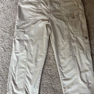 Lee Women's Beige Cargo Capris